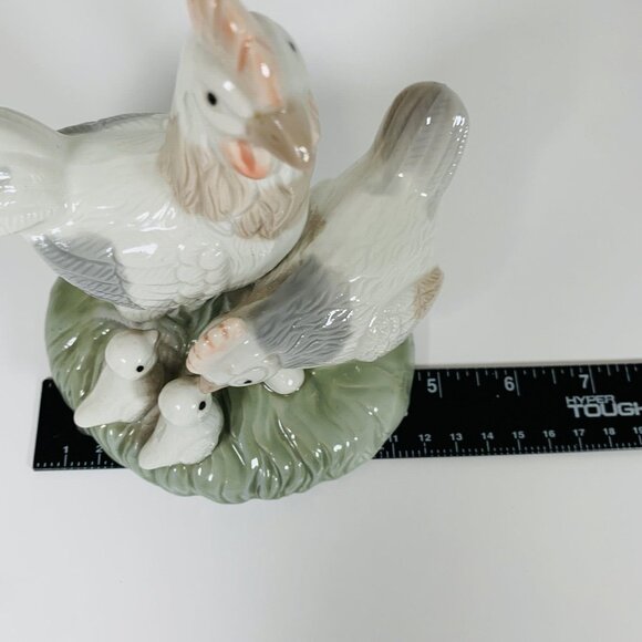 ArtMar Chicken Family Figurine Rustic Farmhouse Kitchen Decor Rooster Statue - Picture 8 of 12